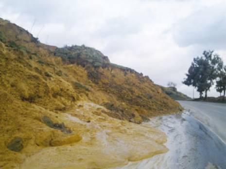 Ouzera (Médéa) - Gorges de la Chiffa: La menace des effondrements successifs