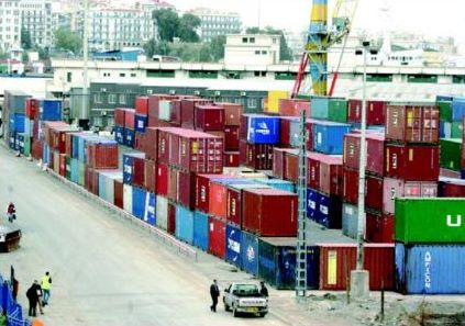 Algérie: les exportations en hausse, baisse des importations