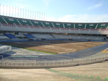 Stade du 5-Juillet / Travaux de réfection de la pelouse