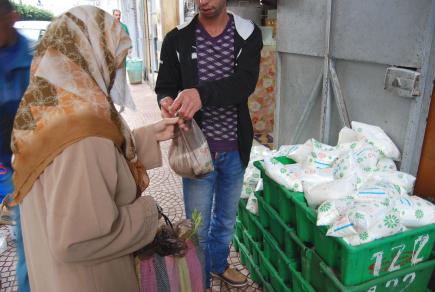 ندرة كبيرة في توزيع حليب الأكياس بأسواق عنابة