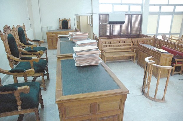 Trois ans de prison ferme pour la fausse magistrate