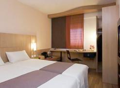 المدير العام للسياحة في لقاء جهوي بجيجل                مدراء السياحة مطالبون بتحسين خدمات الإيواء والاستقبال والأمن