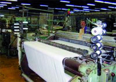 Sebdou - Le complexe textile, premier fournisseur des corps constitués