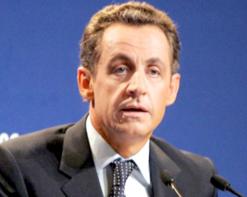 بعد ساركوزي، هولاند يتعهد بإنصافهم لو دخل قصر الإليزيه                “الحرْكى” وقود معركة الرئاسة الفرنسية