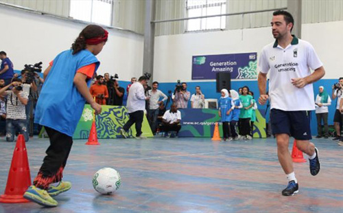 تشافي يزور معسكر للاجئين الفلسطينيين في الأردن