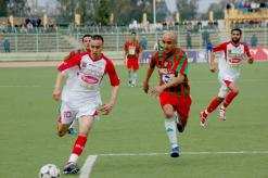 جمعية الشلف - مولودية العلمة               المحليون لا يريدون تضييع الفرصة