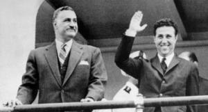 المصريون غاضبون لأن المجلس العسكري لم يوفد أحدا إلى جنازة بن بلة