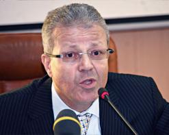 بن بوزيد يتمكن من طي الملف مع الحكومة للظفر بورقة تعليق إضرابات الأساتذة               