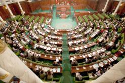 الغنوشي يتحدث عن عودة الفوضى               نواب تونس يحتجون على حظر التظاهر بشارع بورقيبة