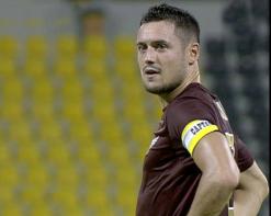 يطمح لنيل إحدى الكأسين رفقة الجيش، زياني               ”انتظروا الخضر مع الجيل الجديد وأنا جاهز دائما للدفاع عن الألوان الوطنية”