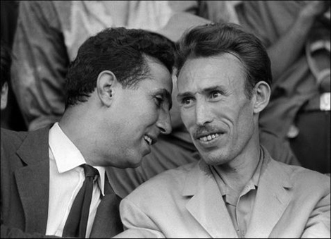 بن بلة لم يطلب من بومدين الافراج إلا عند وفاة أمه وعبد الناصر عام 1970