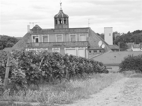 Décès de Ben Bella. Il avait été en résidence surveillée six mois à Turquant