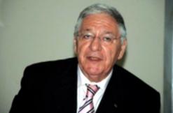 قالت إن “غياب الحوار” والتكوين وتأجيل المطالب وراء سوء الخدمة الصحية بالمستشفيات               تكتل 9 نقابات للوقوف في وجه ولد عباس والظفر بانشغالات 200 ألف موظف