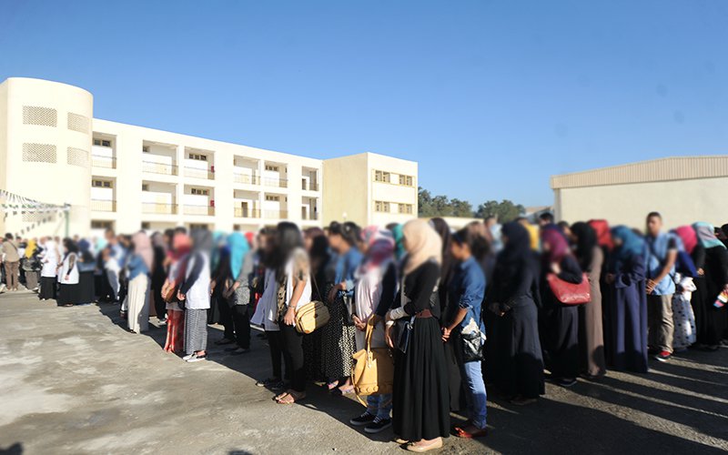 رفع لامارسييز داخل متوسطة في قسنطينة