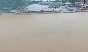 إجلاء 66 شخصا حاصرتهم مياه الأمطار بمناطق متفرقة بولاية الأغواط