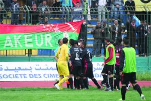 L'ES Sétif fait du surplace, la violence refait surface à Saïda