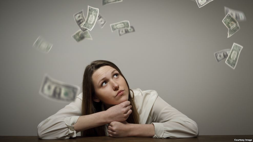 أحلام مفرطة في لحظات الرخاء.. لماذا يعيش هذا الجيل تعاسة القرن؟ هذه الأسباب وراء تعاستك.. تخلص منها الآن!!