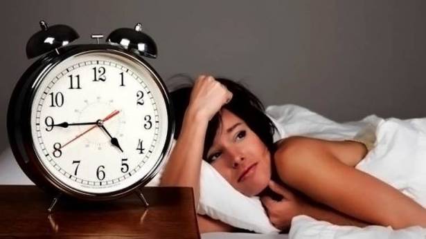 8 عوامل تُسبب الأرق ليلاً