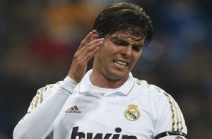 ميلان يريد كاكا وهامسيك لحل مشكلة الوسط