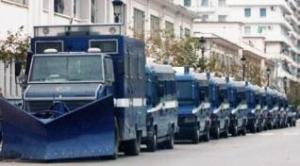 بين من أيدها ومن عارضها أو لا يبالي بها مسيرة اليوم بين الأمل في التغيير والخوف من الانزلاق