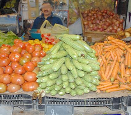 المتقاعدون يحتجون على ارتفاع أسعار المواد الغذائية