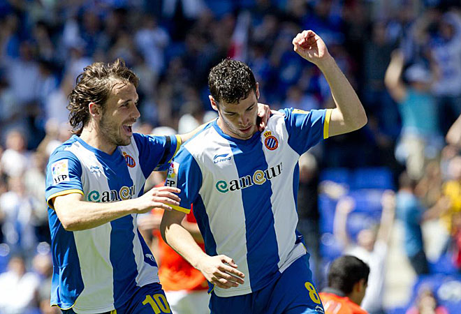 فالنسيا يغرق في بارشلونة و يفقد مركزه الثالث