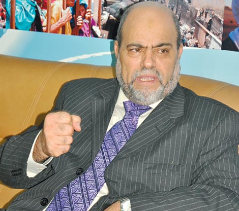 سلطاني يبدأ بزيارة قبر ابن باديس بقسنطينة