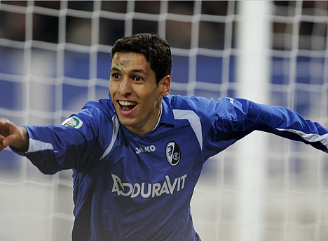 مطمور يحقق فوز برباعية مع ناديه