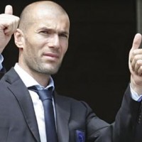 زيدان‮ يدعم كوربيس لتولي‮ العارضة الفنية للخضر