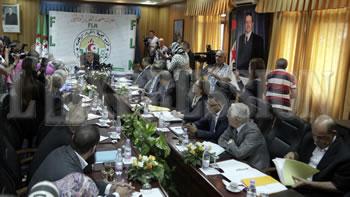 Saâdani fait durer le suspense