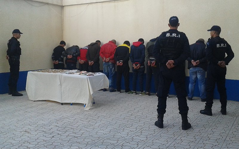 تفكيك عصابة تتاجر بالسلاح والتحف الفنية الأثرية في وهران