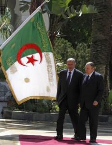 بوتفليقة وعبد الجليل يتباحثان على انفراد العلاقات الثنائية