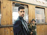 EN ATTENDANT SA SORTIE PROCHAINE