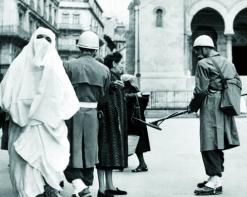 3000 مليار سنتيم للتلفزيون ووزارة المجاهدين لتمويل أفلام الخمسينية