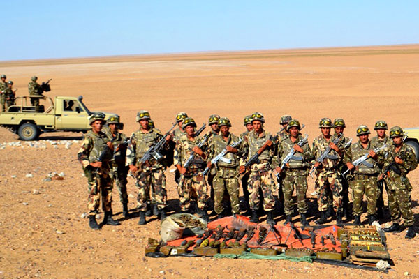 الجيش يكشف مخبأ للأسلحة الثقيلة والذخيرة بتمنراست