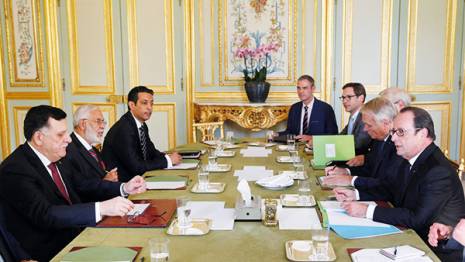 Des défections et des divergences de fond