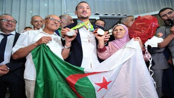 توفيق مخلوفي يحظى باستقبال جماهيري و رسمي بمسقط رأسه سوق أهراس