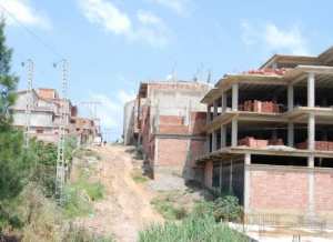 مجلس تنفيذي لشرح تدابير قانون تسوية البنايات بجيجل