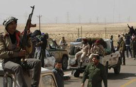 مسلحون ليبيون يختطفون 80 تونسيا على الحدود بين البلدين