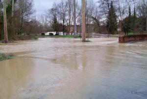 هلاك شاب، توقف الدراسة وعائلات محاصرة في فيضان أودية بالغرب