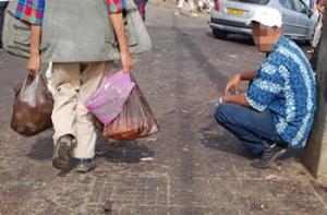 La rue met la pression sur les partis