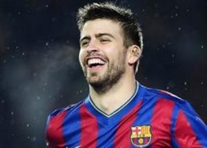 بيكيه يؤخر سفرية البارصا بسبب الهاتف المحمول