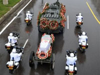 تنتهي اليوم المدة المخصصة له :هل احترمت الجزائر الحداد على الرئيس الراحل أحمد بن بلة؟