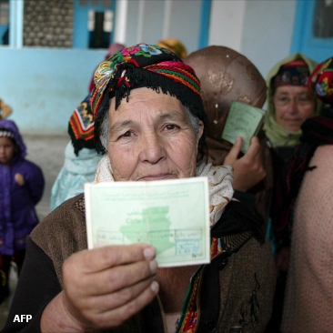 انطلاق حملة الإنتخابات البرلمانية الجزائرية وتضارب التوقعات حول الفوز بين حزبي السلطة والإسلاميين