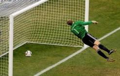 الاتحادية الانجليزية تطالب الفيفا باستخدام تكنولوجيا خط المرمى