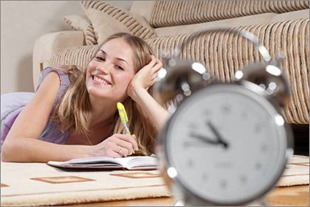 ما هو التوقيت المثالي للمذاكرة بعد عودة الأولاد من المدرسة؟