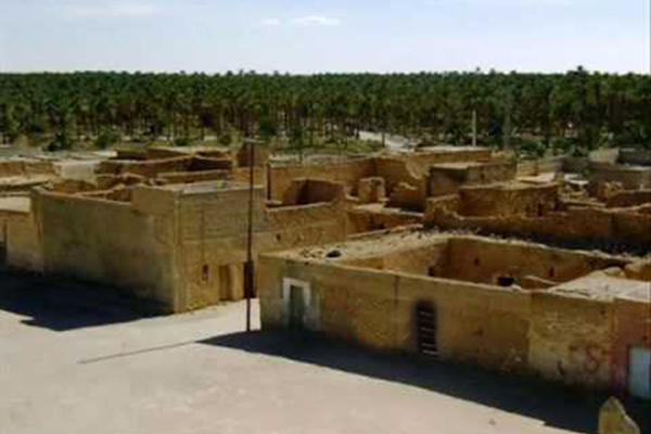 سكنات القصر القديم بسيدي خليل بالوادي مهددة بالانهيار