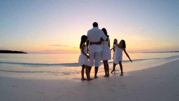 5 مفاتيح لتكوين أسرة في غاية السعادة