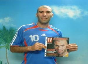 شبيه زيدان الجزائري يستنجد بمدير  لافارج  لإنقاذه من البطالة