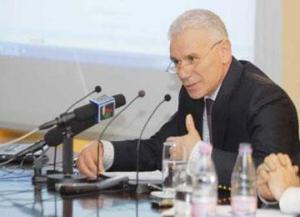 بن عطا الله يؤكد أن القرار لا يشكل خرقا للقانون